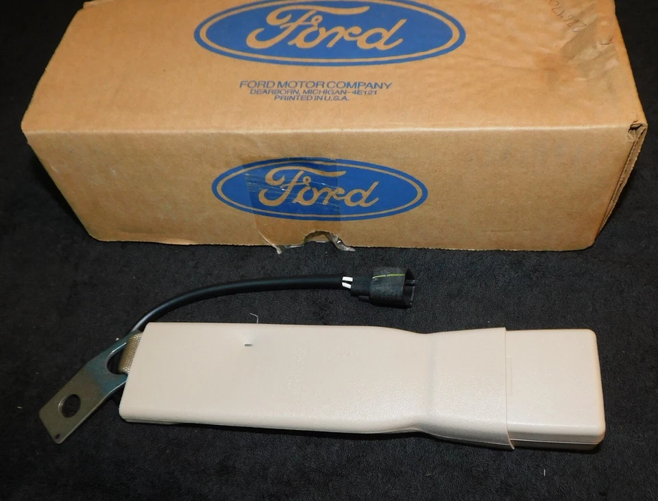 Lincoln Town Car 2001 2002 nuevo fabricante original hebilla de cinturón de seguridad delantero derecho Foto 3 de 3