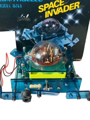 Space Invader Infarred Controlled Model 8213 vtg figure space toy droid ALC1
