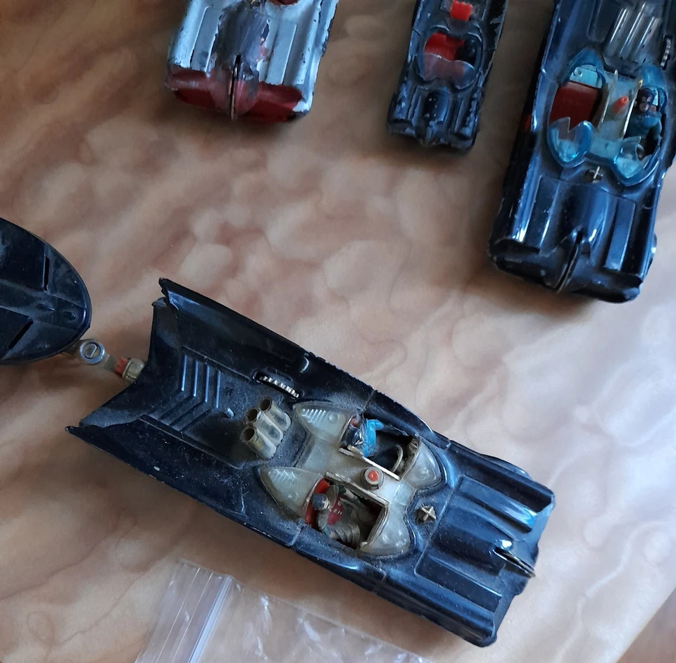 Corgi Toys 267 - Batmobile mit 107 Glastron Batboat & Trailer plus 3 Fahrzeuge - Bild 3 von 4