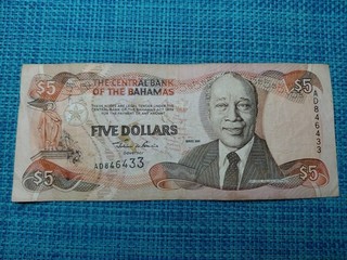 🇧🇸 Bahamas 5 Dollars P 63b vf 2001 banknotes 072526 2