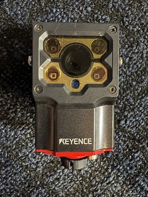 Keyence SR-1000 Autofocus 1D 2D Bar Code Reader & Swivellink XS Series Mount