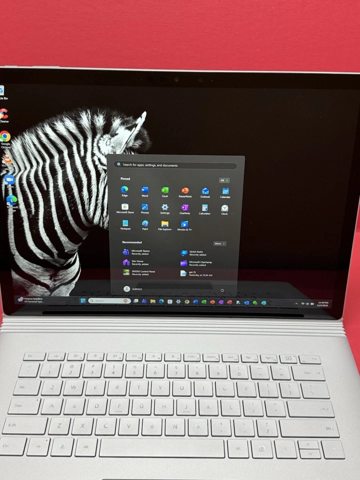 Microsoft Surface Book 3 1899 15” i7 1065G7 1.3GHz 10th 16GB RAM 256GB SSD Táctil Foto 2 de 4