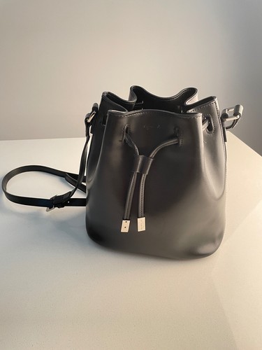 agnes b bucket bolsa