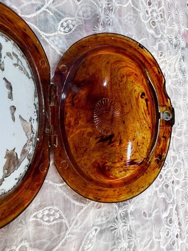 Diseño de hojas de uva compactas Lucite vintage ovaladas - Imagen 5 de 8