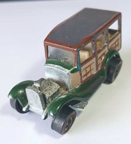 Hot Wheels 1968 Classic 31 Ford Woody Car: "Wood Panel" Brown, Green, Tan