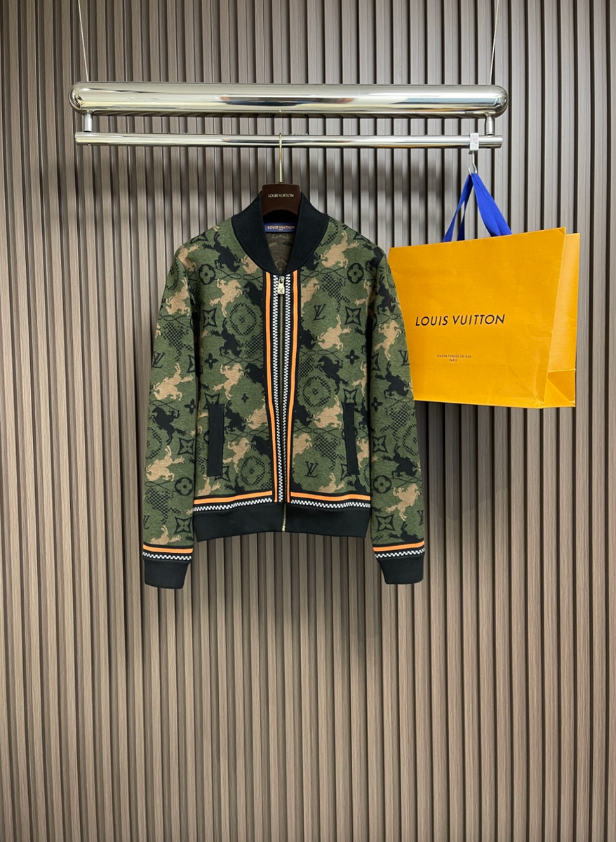 Louis Vuitton Men's Camo Knit Jacket - Green & Black Zip-Up