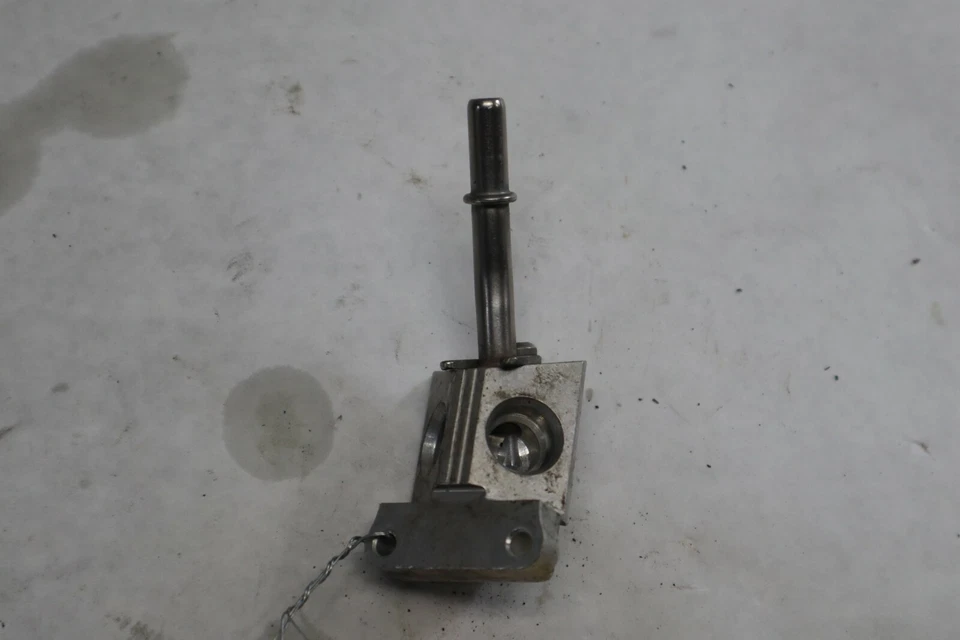 Harley Davidson Fuel Rail 2005 Road King negro/rojo 27608-01 Foto 2 de 4