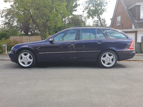Mercedes C240 Avantgarde S.E Estate 2003 - Picture 1 of 17