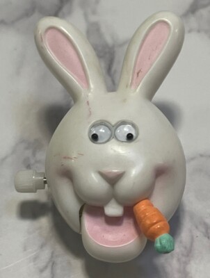 Vintage Hallmark Pin Easter Wind Up Bunny Googly Eyes Pin Not Working TEH11-61