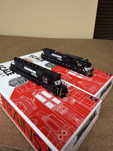 N Scale Scaletrains Norfolk Southern Dash 9 And SD40-2