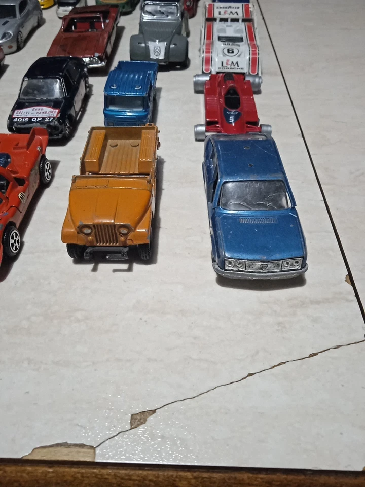 Grandissimo Lotto Di Modellini Auto Mebetoys Politoys Polistil Burago Ecc. - Immagine 2 di 4