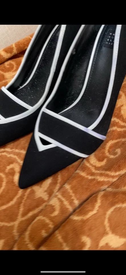 Туфли на каблуке с заостренным носком White House Black Market с черно-белой отделкой — размер 8,5–3 дюйма - Изображение 2 из 4