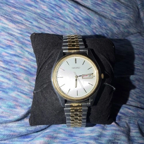 Seiko Watch Men 37mm Silver Dial Two Tone Daydate Round 7N43-9048