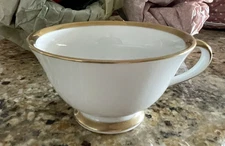 6) Wellington by Tradition Gold Encrusted Band Gold Verge Line Teacups & Saucers