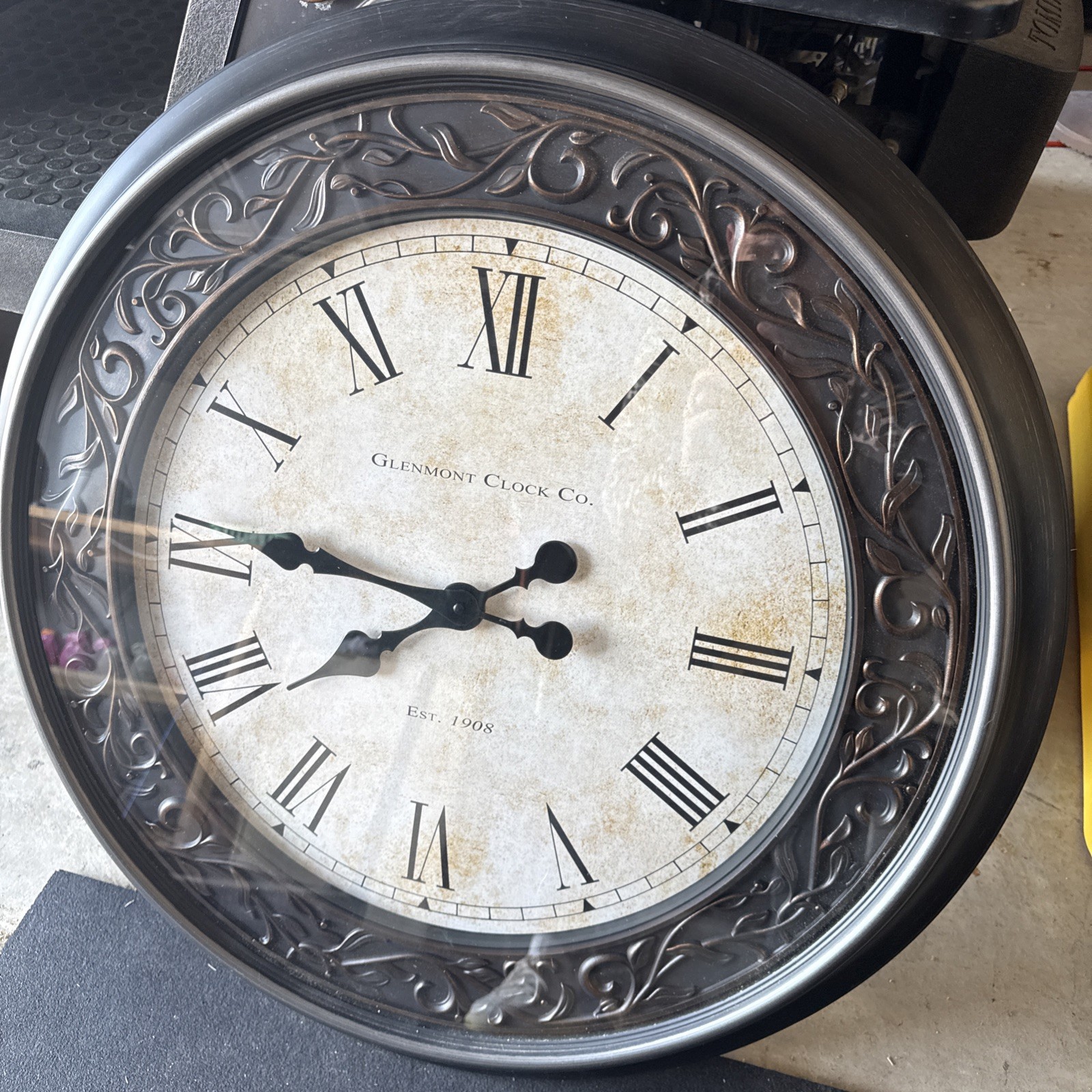 30&rdquo; Glenmont Clock Co Large Vintage Wall Clock Roman Numer
