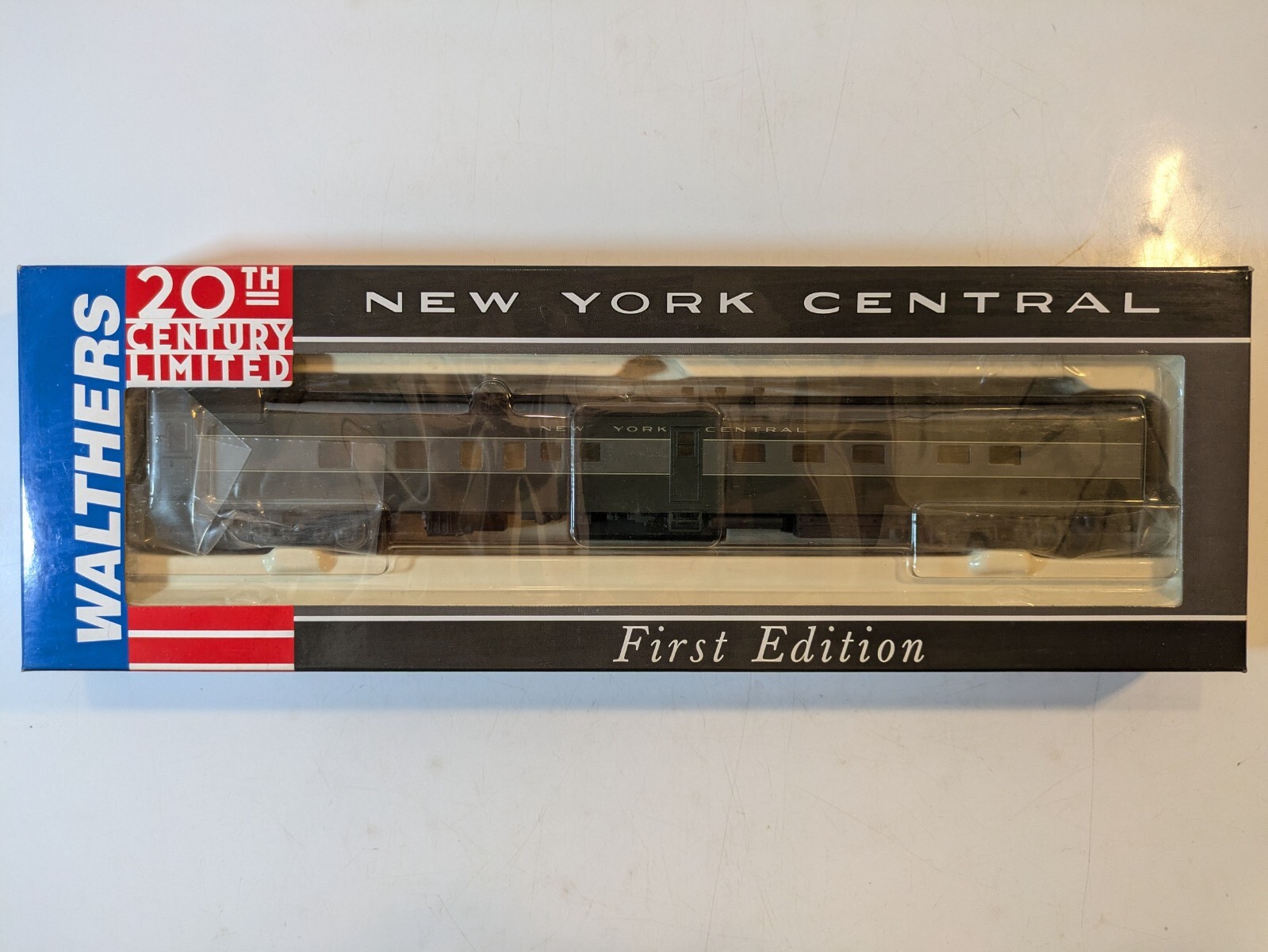 海外製 HOゲージ BULLET-NOSED EXPRESS 6060