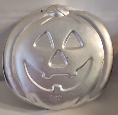 Wilton Halloween Pumpkin Cake Pan 2105-3068 (1995}