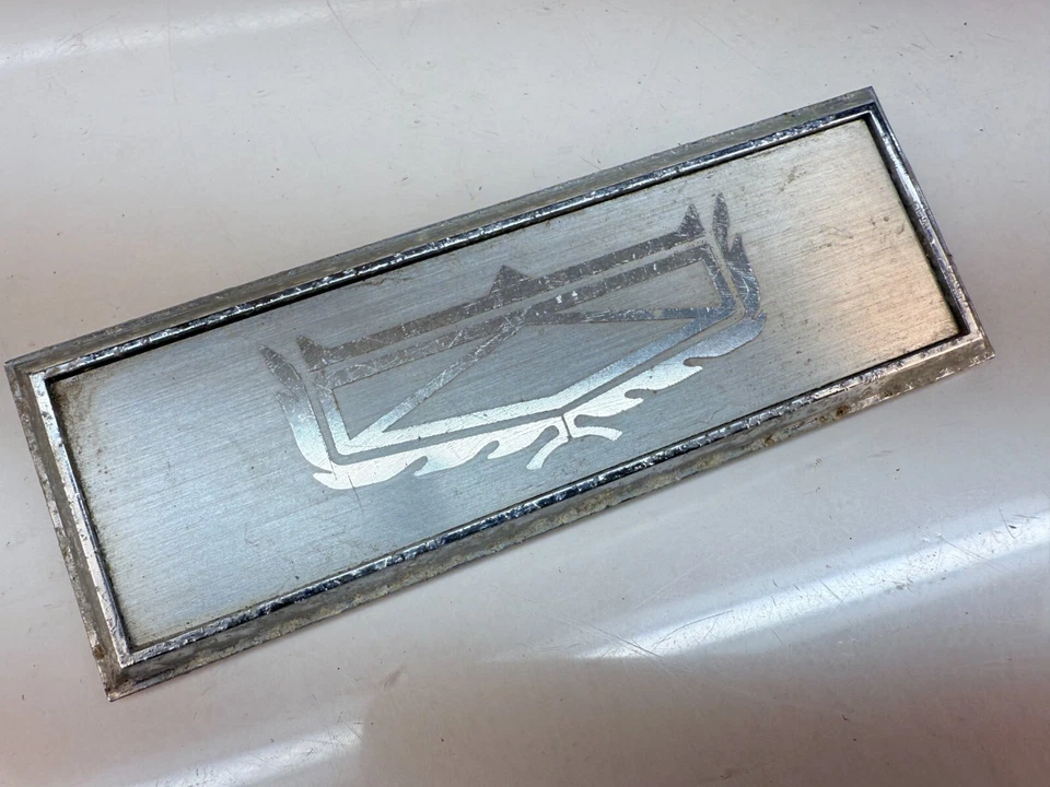OEM 1977 - 1979 Ford LTD II Interior Door Panel Emblem D70B-65208A04-BA B32-233 - Image 2 of 4