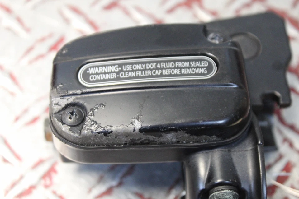 2006 HARLEY DAVIDSON V-ROD VROD VRSCA FRONT BRAKE MASTER CYLINDER VR28 - Image 3 of 4