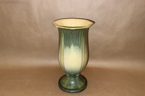 Roseville Pottery c. 1934 American Arts & Crafts Russco Crystalline Vase 700-10