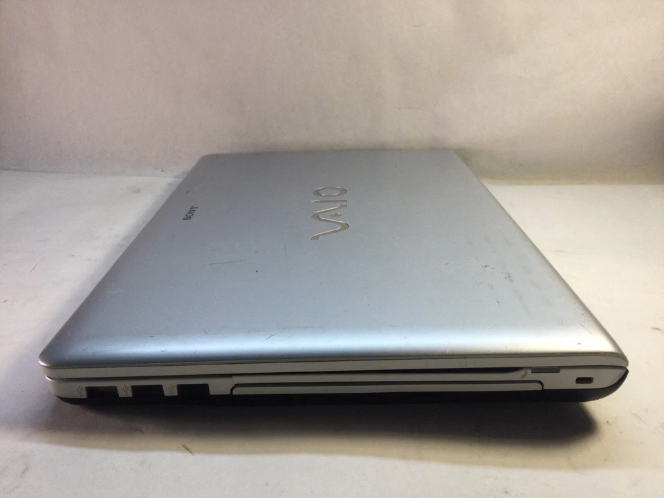 Sony Vaio PCG-71312L 15" Laptop Intel Core i3 2nd Gen. -NO POWER/PARTS ONLY- MZ - Image 3 of 4