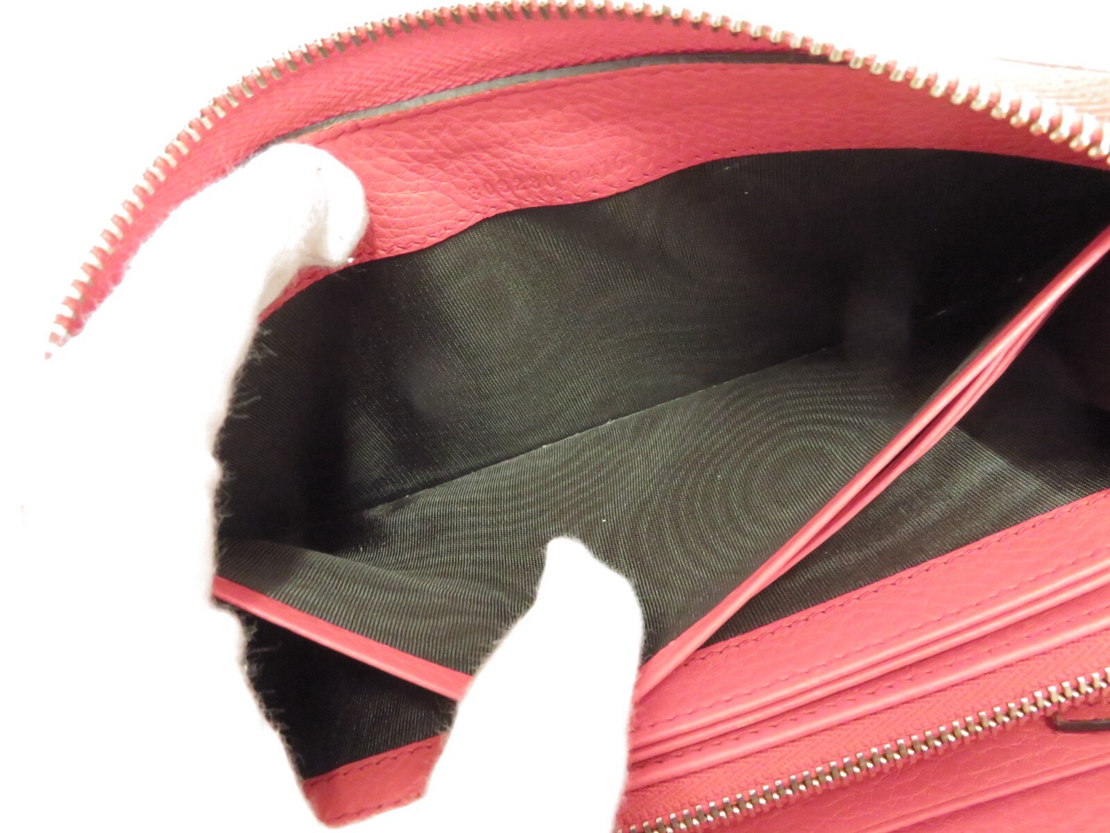 Authentic GUCCI GG Soho Interlocking Zip Around Z… - image 11