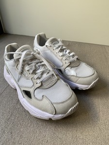 adidas falcon white size 6