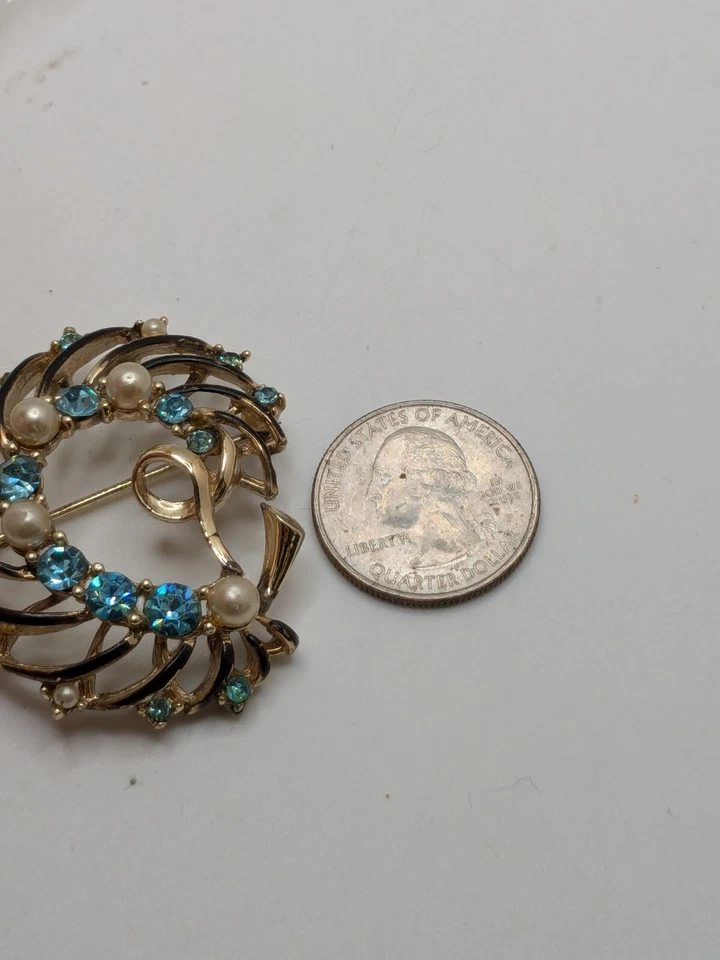 Broche Remolino Perla Imitación Diamantes de Imitación Azul Mediados de Siglo Tono Dorado 2" Foto 4 de 4