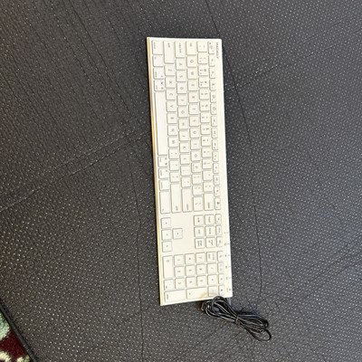 Wireless Macally Keyboard. With Charging Cord
