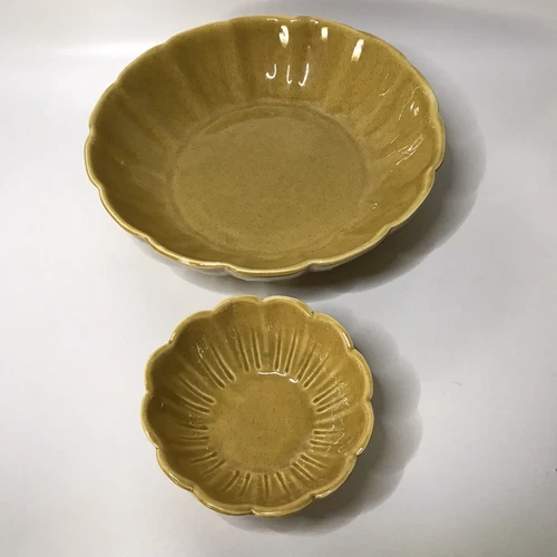 McCoy USA Pottery #916 Fruit Bowl 11.5” scalloped Edge, Matching 5.5” Bowl MCM