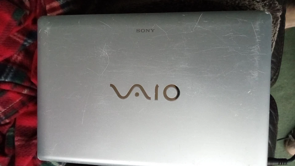 portátil sony vaio pcg-61611m vpcee2e1e Foto 4 de 4