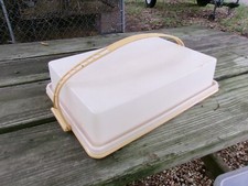 Vintage Tupperware cake carrier with lid and handle, 14"x11", Harvest Gold