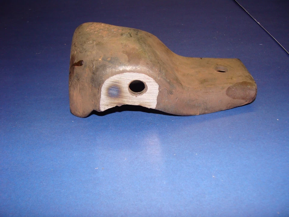 Peça de suporte de montagem de motor dianteiro esquerdo Studebaker #532403 para 1953-54 Champion - Imagem 4 de 4