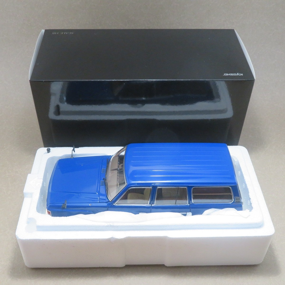 KYOSHO 1/18 KS08956BL Toyota Land Cruiser 60 (Feel Like Blue