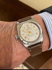 Rolex Ovetto con corona a sinistra