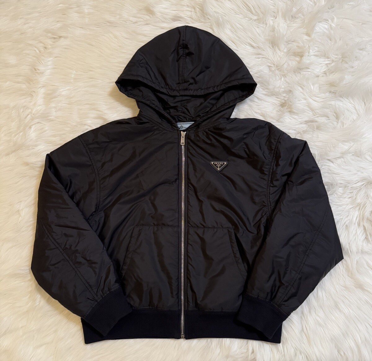 Prada Hooded Re Nylon Blouson Jacket Full Zip Navy Blue Prada Hooded Re Nylon Blouson Jacket Full Zip Navy Blue