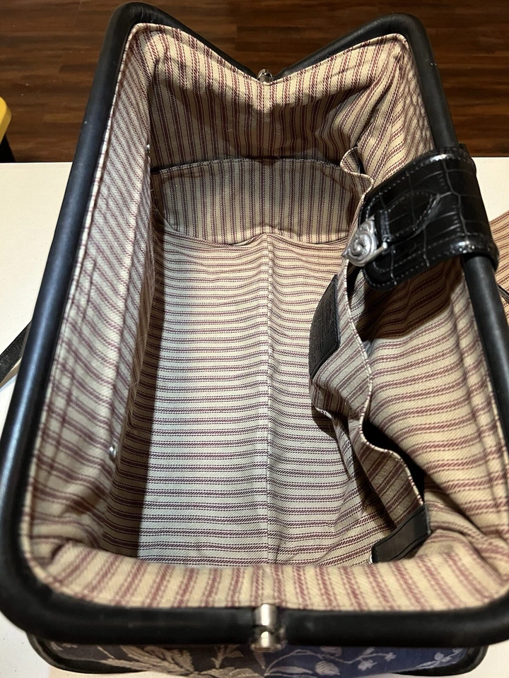 Bolso Alfombra Brighton Azul Rosa Floral Lazo Tapiz Cuero Cartera Bolso de Cosméticos Foto 3 de 4