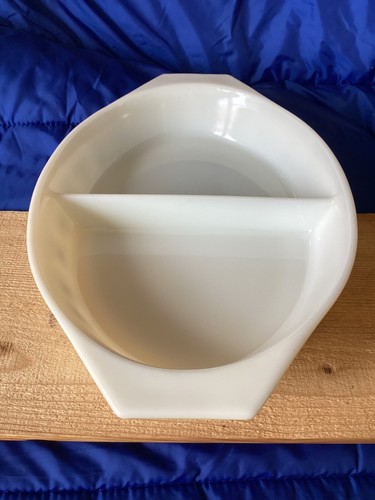 Vtg Dandelion 1.5 quart Pyrex Divided Baking/Serving Dish - Pre-owned - Picture 5 of 8