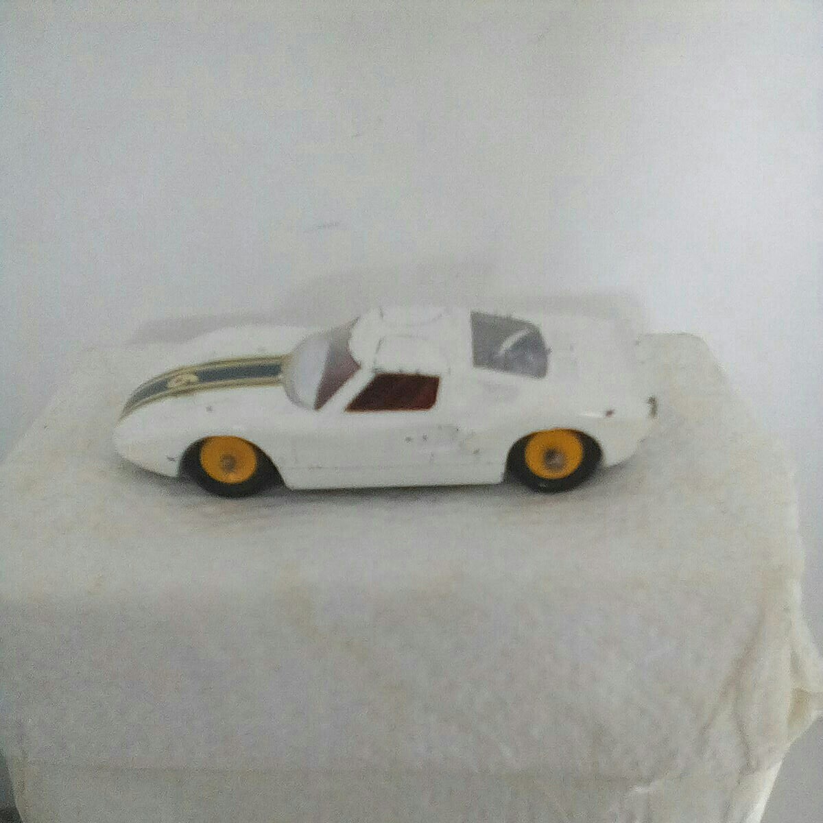 VINTAGE MATCHBOX LESNEY No.41 FORD GT RACER 1965 RARE YELLOW HUBS die cast car