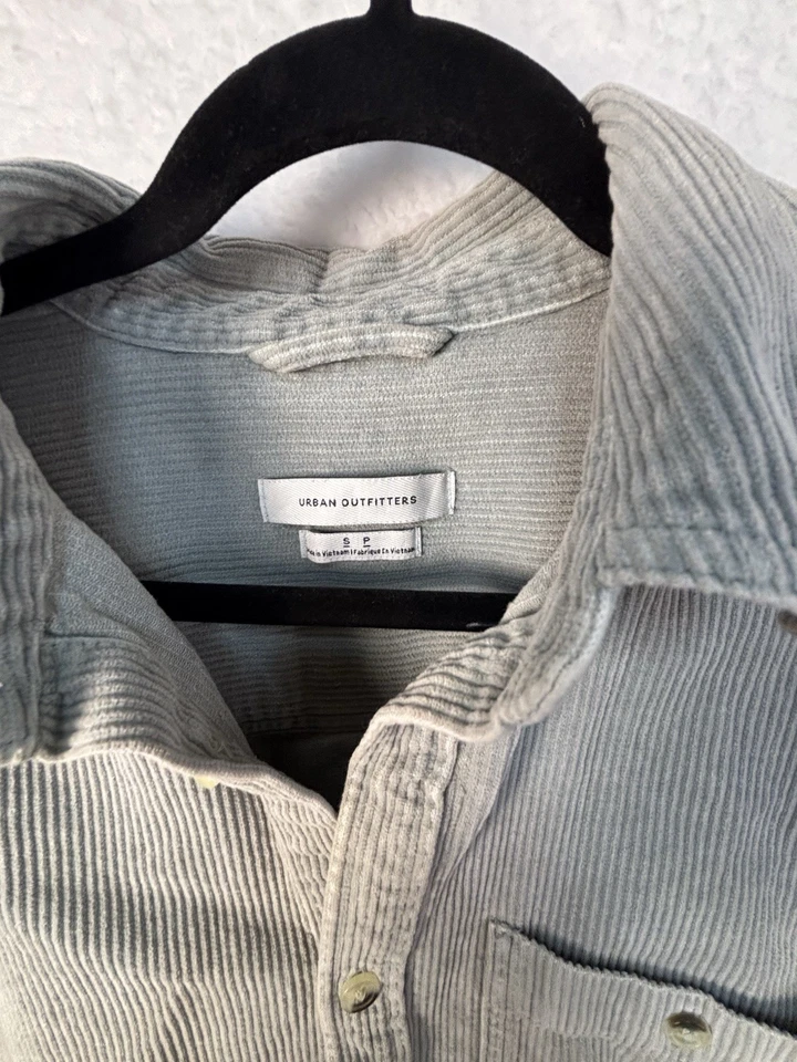 URBAN OUTFITTERS Men's Gray Green Corduroy Regular-Fit Button-Up Shirt SZ Small - Image 3 of 4