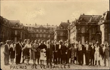 RPPC Palace Versailles France tourists group cameras fashion real photo PC b815