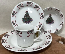 Gibson Christmas Holiday Everyday Noel Morning Stoneware Dinnerware Set 15 Pc
