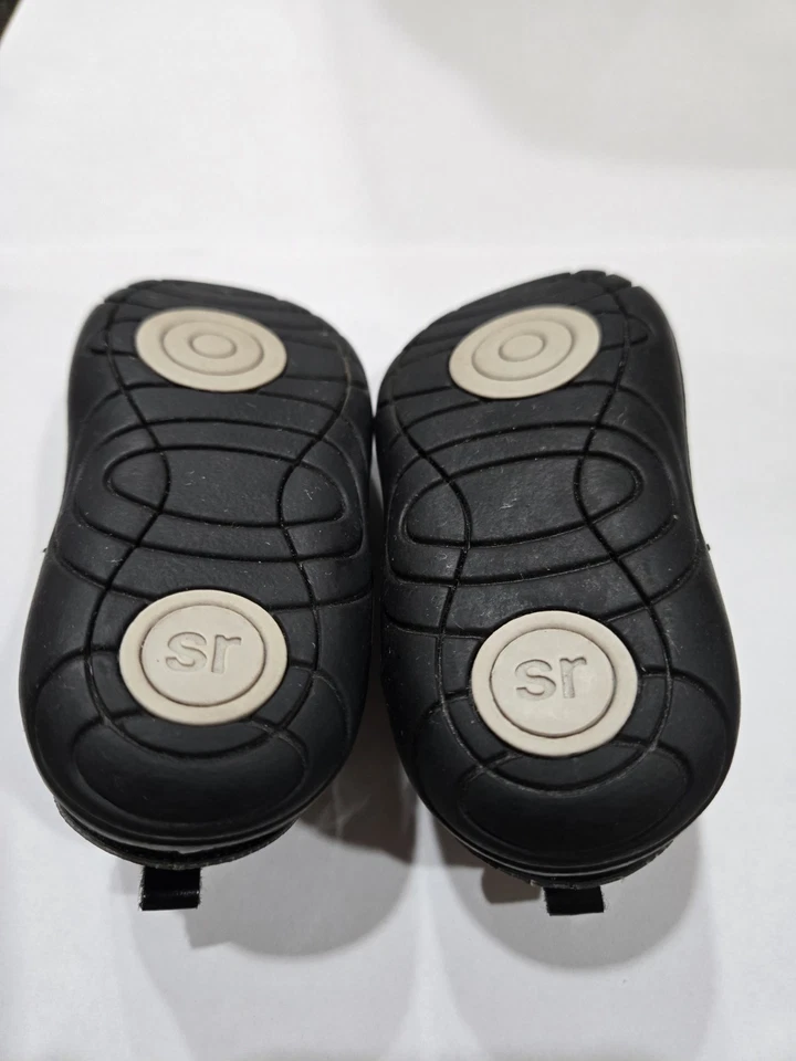 Stride Rite 360 Niños Erica Mary Jane Plano en Acabado Charol Negro, Talla 4M Foto 4 de 4