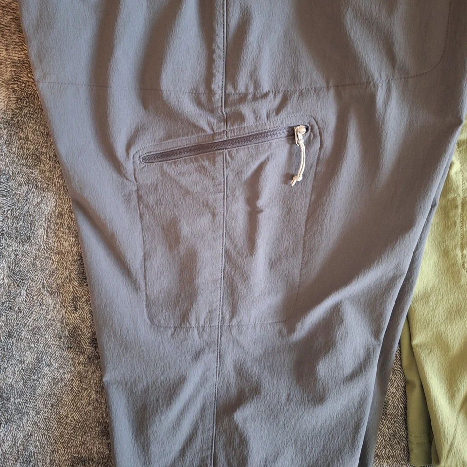 Lote de 2 Bermudas de Nailon Carga Eastern Mountain Sports Talla 12 Gris Verde Foto 2 de 4