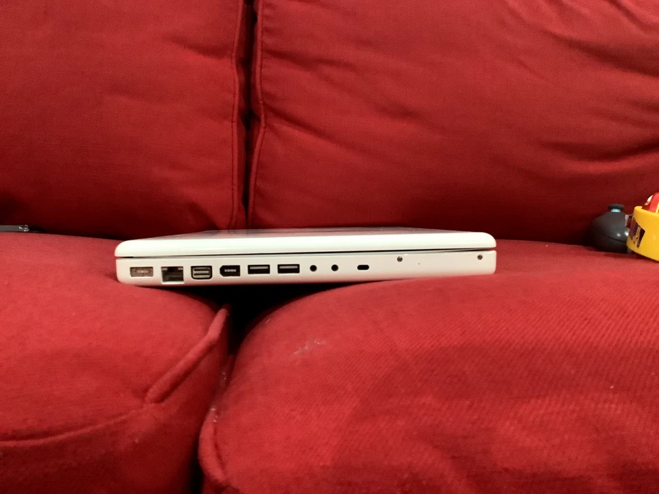 Macbook 2007 works when plugged in only - Image 4 of 4