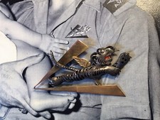 WWII RARE AVG FLYING TIGER ONE OF A KIND THEATER MADE TIGER BADGE GROUPING