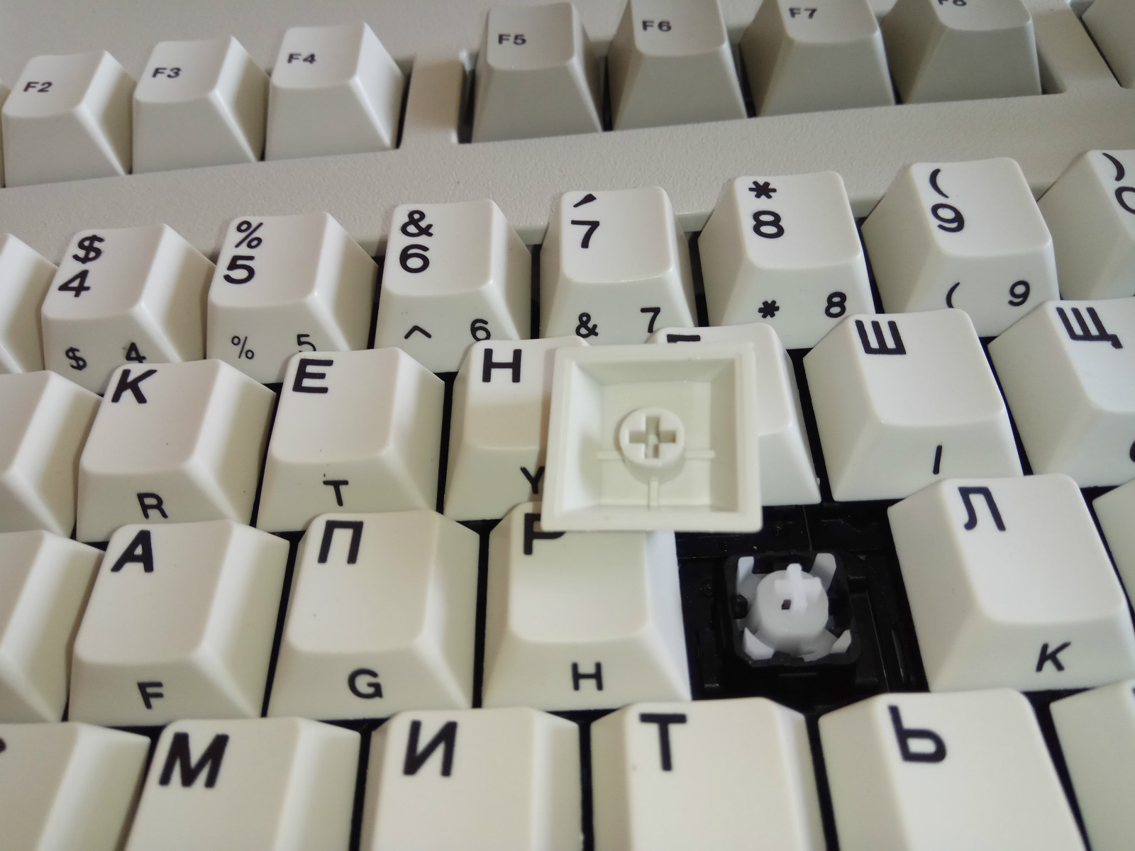 NIB CHERRY KEYBOARD G81-3000 SAV RUS Cyrillic ENG - Picture 7 of 7