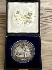 ANTIQUE RARE SILVER ST SAINT BERNARD DOG SHOW MEDAL  1890 IN ORIG FITTED CASE