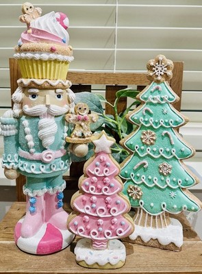 New Pastel Aqua Cupcake Hat Frosted Cookie Nutcracker & 2 Tree Bundle Christmas