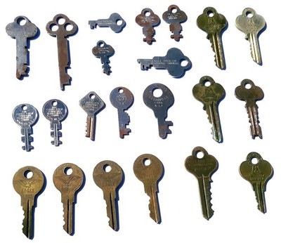K70)   One Lot of 22 Vintage EAGLE Lock Co. Keys.